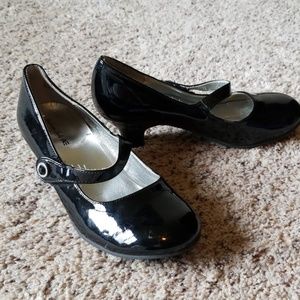 Girls Patent leather heels, size 1.5
